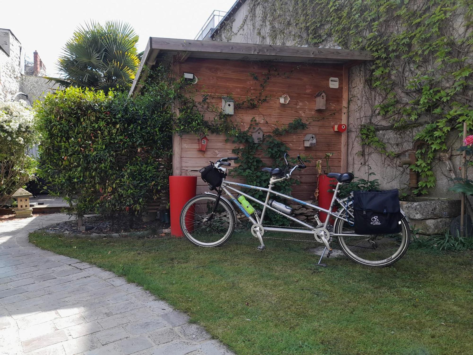 La Pause Angevine Bed & Breakfast *